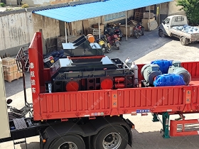 1000x700液压对辊糖心国产传媒VLOG入口发货 发往非洲肯尼亚蒙巴萨